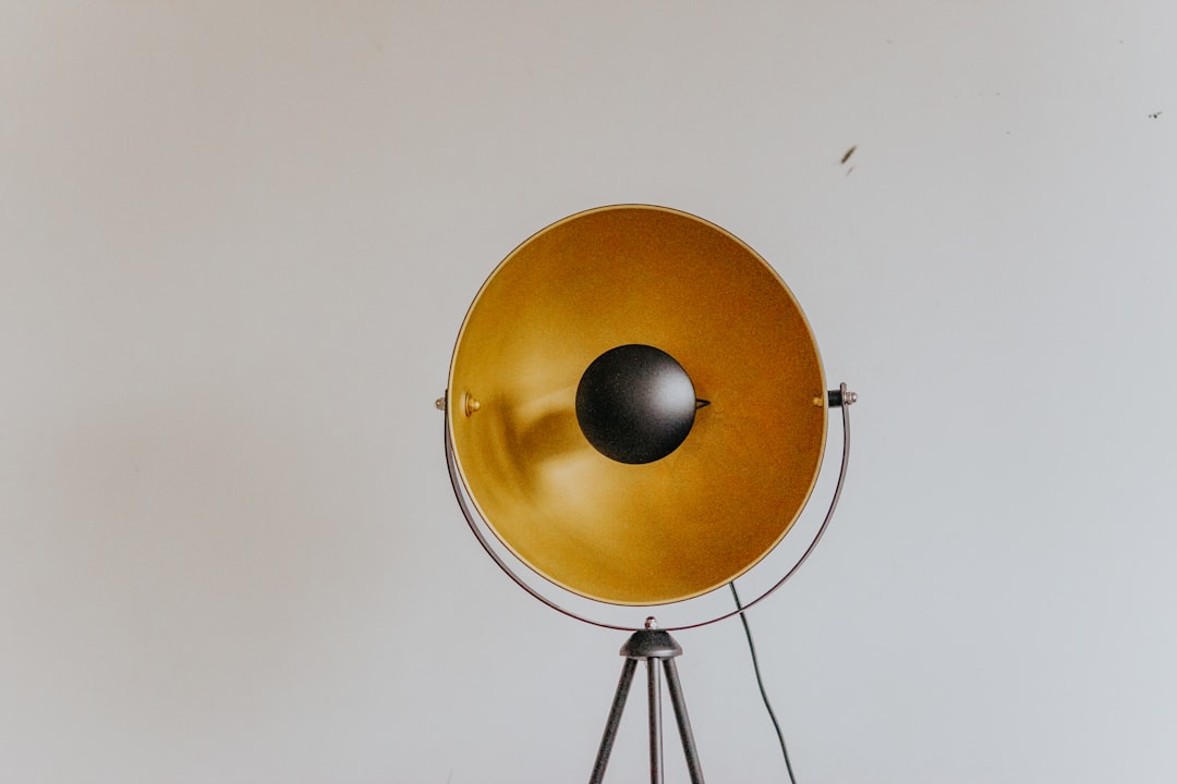 Photo tripod floor lamp